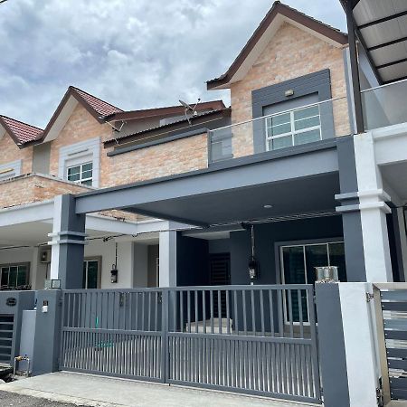 Langkawi Cozy Holiday Home At Taman Simfoni By Zervin クア エクステリア 写真